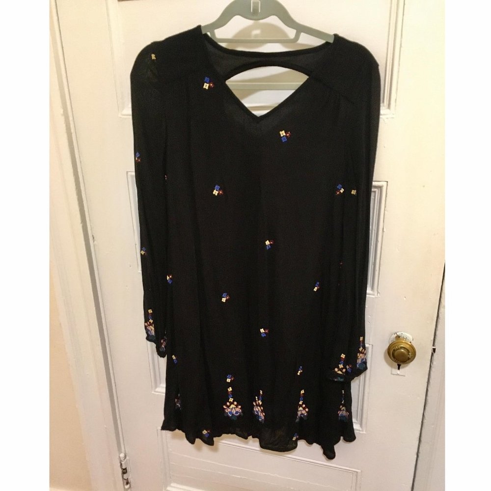 Black Flowy Long Sleeve Dress